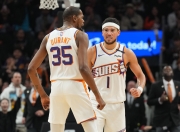 包含湖船勇狼将有两支因伤进入附加赛，马刺可能跻身前六的词条