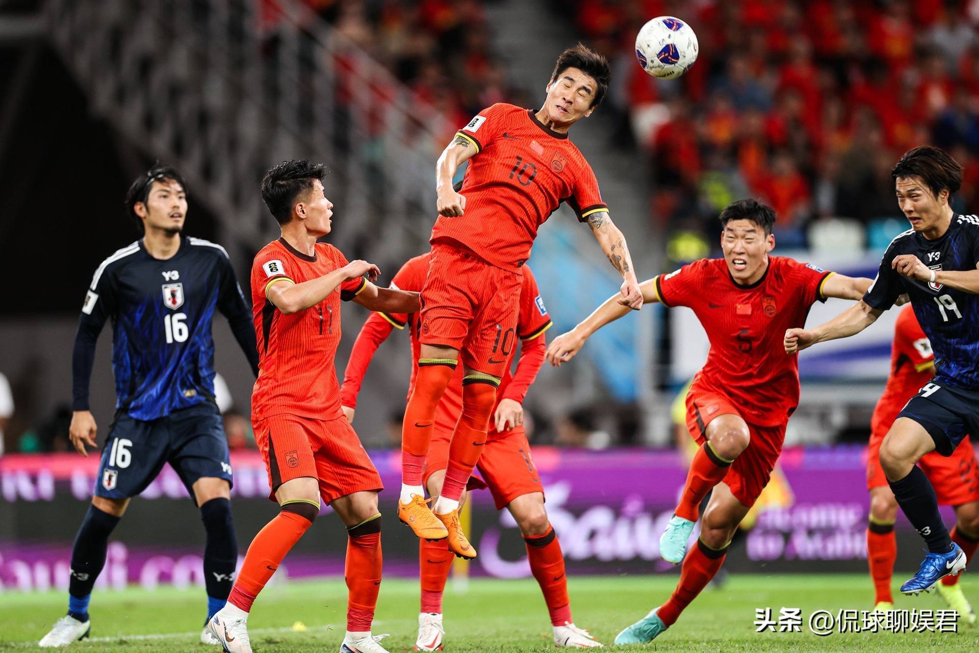 下午3点，国足东亚杯荣誉战！力争首球，打平即获季军，申花送助攻的简单介绍