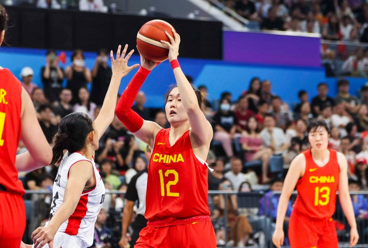 中国篮球之队：中国女篮已启程前往合肥备战中日二番战(中国女蓝球)