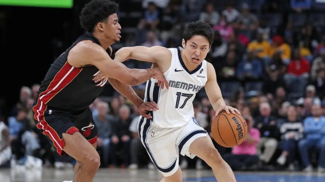 日本后卫河村勇辉跟公牛签下双向合同(河村永辉与灰熊签下双向合同)