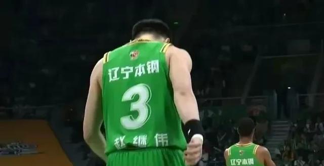 关于争议！赵继伟转会北控引热议，北京户口成筹码，球迷：辽篮留不住人的信息