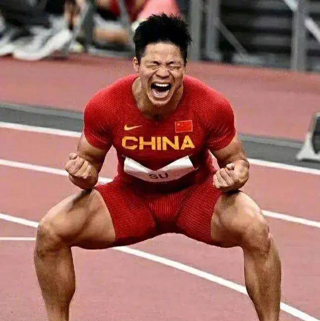 苏炳添谈无缘决赛：没注意成绩是多少这可能是我最后一场的简单介绍