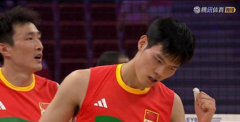 九游体育-太刺激了！中国男排决胜局险胜古巴，终结世界男排联赛八连败！(谭胜个人简历图片)