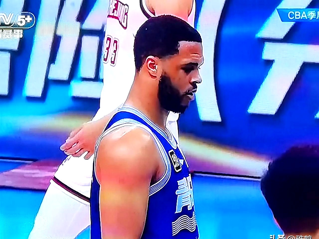 浙江官宣续约外援约克季后赛场均26+6.7+6.7(洛杉矶骚乱原因)