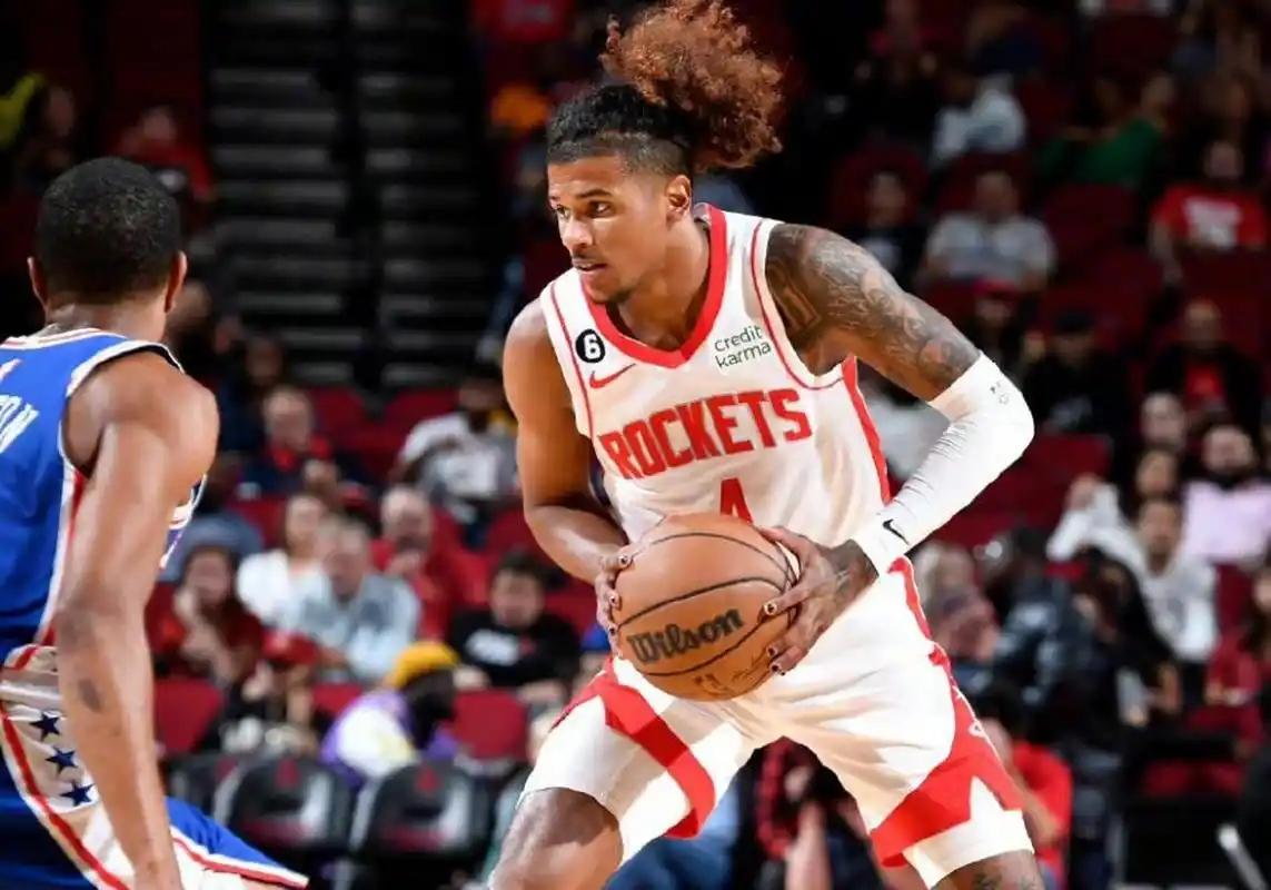 某NBA教练：我们防守杰伦-格林时很困难，他肯定能搭档布克的简单介绍