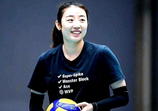 女子足球联赛中，一支实力强劲的球队脱颖而出的简单介绍